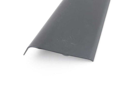 Panel lateral derecho negro OEM 51438208320 para BMW E39. Pieza original BMW.