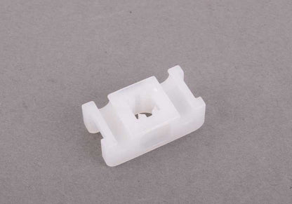 Grampo para BMW E34 Série 5, E32 Série 7 (OEM 34321156195). BMW original