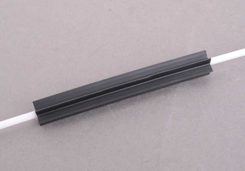 Cable de apertura puerta derecha OEM 51211950208 para BMW E32. Repuesto original BMW.