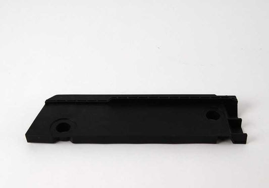 Protector lateral derecho OEM 51777146730 para BMW E90, E91. Pieza original BMW para modelos Serie 3 con motores N45, N43 y N47. Ideal para sustituir el protector del faldón derecho. Original BMW.