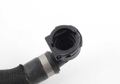 Manguera de refrigerante OEM 17122284290 para BMW F10, F06, F12, F13. Original BMW.