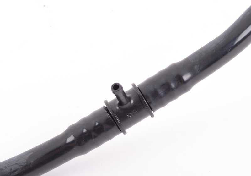 Tubo de vacío OEM 34336769622 para BMW E87, E90, E91 (130i, 330i, 330i xDrive) con motor N52. Compatible con cajas manuales y automáticas. Original BMW.