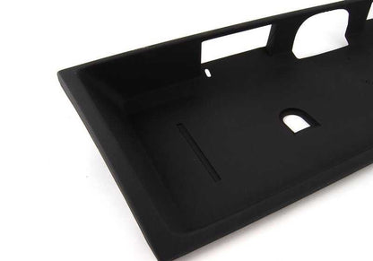 Embels Embels OEM 51131961241 para modelos BMW E30 (316, 316i). Compatível com versões manuais e automáticas. BMW original.