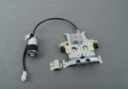 OEM 52101964246 Pustazabas Supporto guida per BMW E34 ed E32. BMW originale BMW. Ideale per riparare o sostituire il sistema di supporto poggialette nei sedili elettrici anteriori.