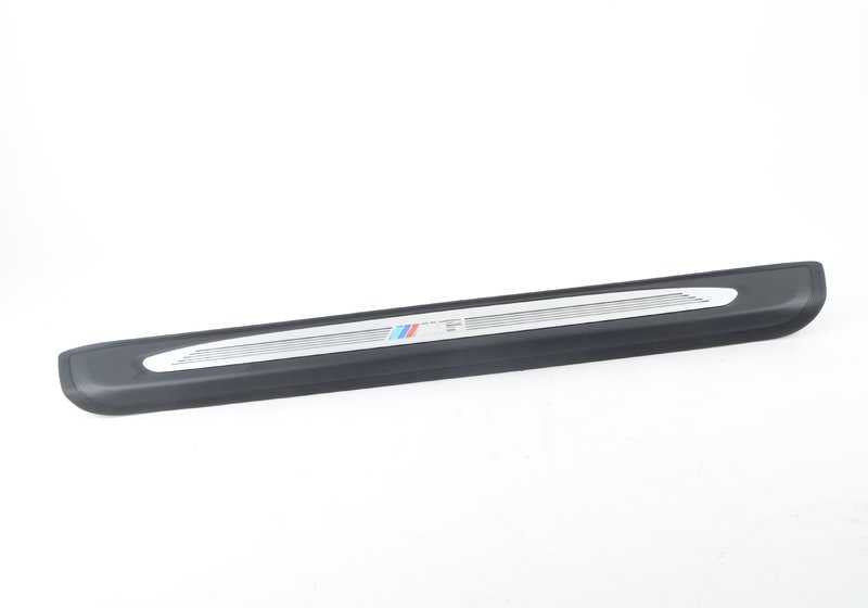 Embellecedor derecho entrada M OEM 51477898230 para BMW 6er E63, E63N, E64, E64N. Pieza original BMW.