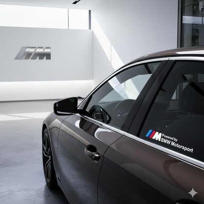 Pegatina “Powered by BMW Motorsport” para Cristales – Estilo Discreto, Espíritu de Competición