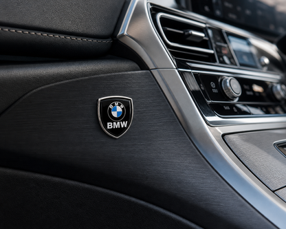 Pack de 2 Emblemas Adhesivos para BMW con Marco Cromado - lifestyle_objeto Interior salpicadero