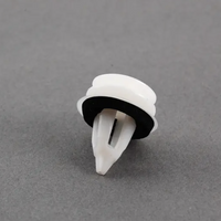 Clip con rondella di colore OEM Natura 51418224768 per BMW E82, F20, F30, G20, X1, X3, X5, Mini R56, F56, F60 ... e altro. BMW originale e Mini.