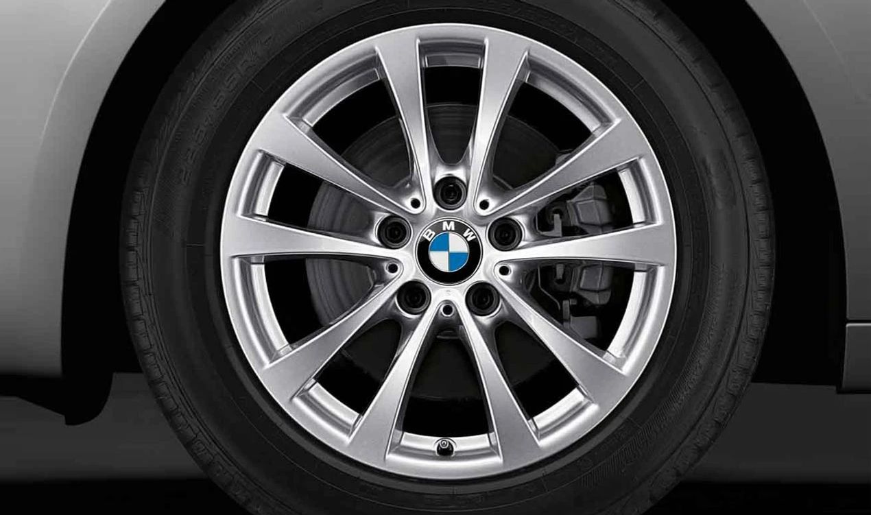 Llantas de aleación diseño V-Spoke 395 OEM 36116796244 para BMW F30, F31, F32, F33, F36. Medida 7,5x17 ET37. Acabado en plata reflex. Original BMW.