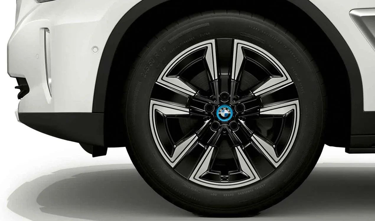 Insira o pneu aerodinâmico de alumínio 842 para BMW X3 G01N, G08, G08E, G08F, G08N, X4 G02N (OEM 36116895628). BMW original.