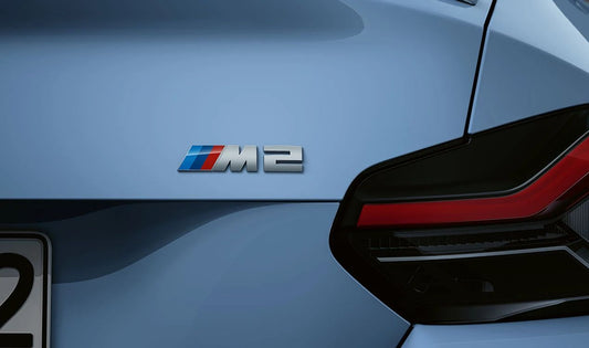 Emblema "M2" OEM 51148081996 para BMW G87. Original BMW.