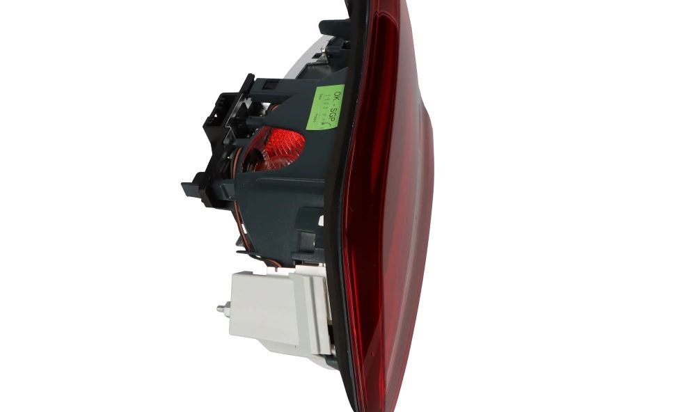 Luz trasera en tapa del maletero izquierda OEM 63217350697 para BMW X1 F48. Original BMW.