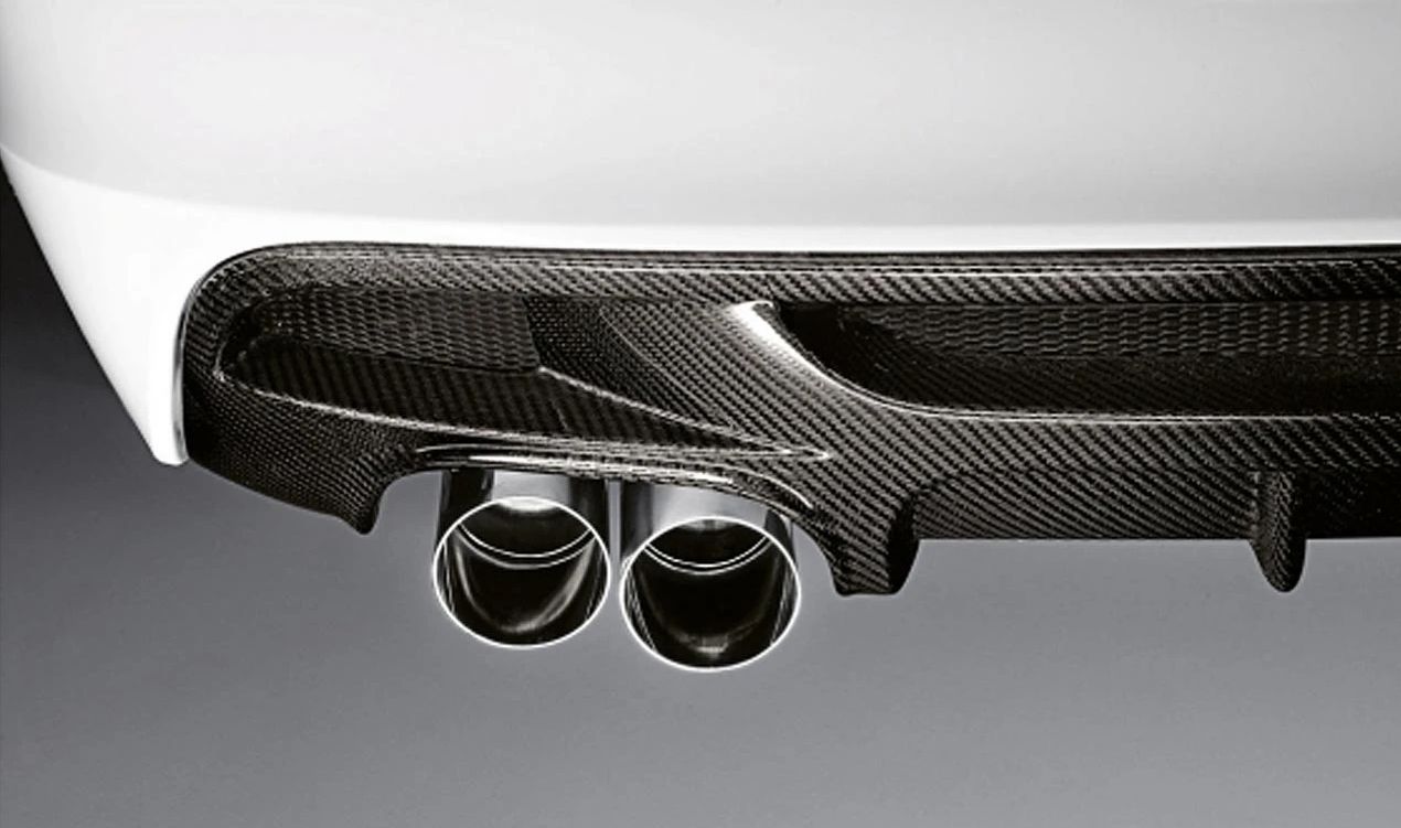 Silencioso deportivo Performance OEM 18302165665 para BMW Serie 1 E82 y E88 (118i y 120i con motor N43, cambio manual o automático). Mejora sonido y estética. Original BMW.