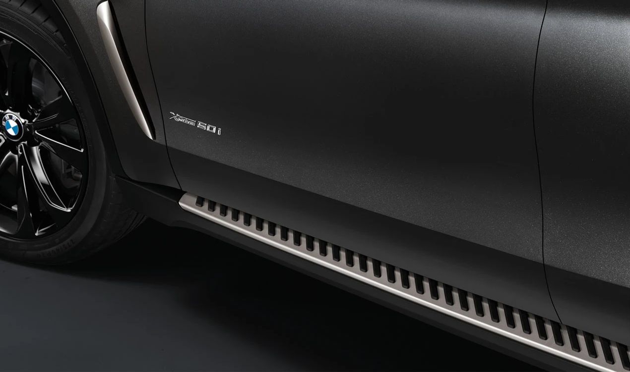 Étapes latérales / étriers OEM 51952359265 pour BMW F16. BMW d'origine.