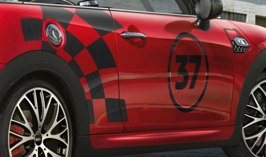 Vinilos laterales JCW Racing OEM 51142365018 para MINI F56 (3 puertas) y F57 (Cabrio). Decoración exterior deportiva original MINI.
