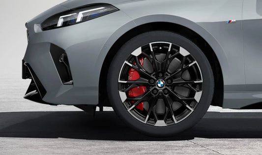 Alloy Tire M Performance Y-Spoke 977 de 19 "JET BLACK OEM 36115A45268 para BMW F70 M135 XDRIVE e F74/F78 M235 XDRIVE. BMW original.