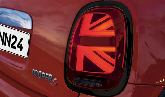 Pilotos traseros LED Union Jack OEM 63132462095 para MINI F55, F56, F57 (modelos hasta 03/2018). Estilo bandera Reino Unido. Requiere programación tras montaje. Original MINI.