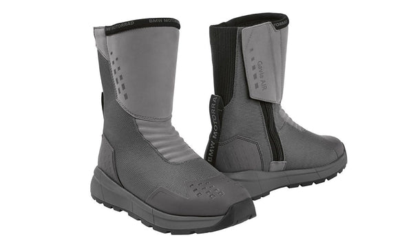 Botas ventiladas Gavia AIR OEM 76225A808E4 para BMW Motorrad {R1200GS, R1250GS, S1000XR, F750GS, F850GS, R nineT, K1600GT, K1600GTL, R1200RT, R1250RT, F900XR, F900R, G310GS, G310R}. Original BMW Motorrad.