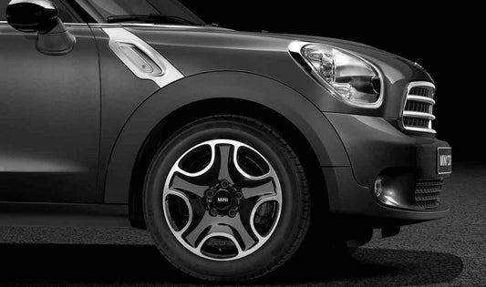 Llanta de aluminio 5 agujeros Black Star 138 OEM 36109809326 para MINI Countryman R60, Paceman R61. Original MINI.