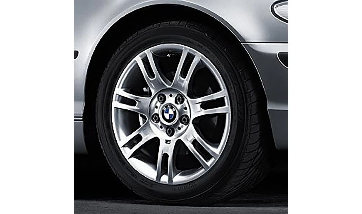 Doppio stile radio doppio 97 OEM 36112282350 per BMW E46 (316CI, 316i). Compatibile con l'assale anteriore. Silver. BMW originale.