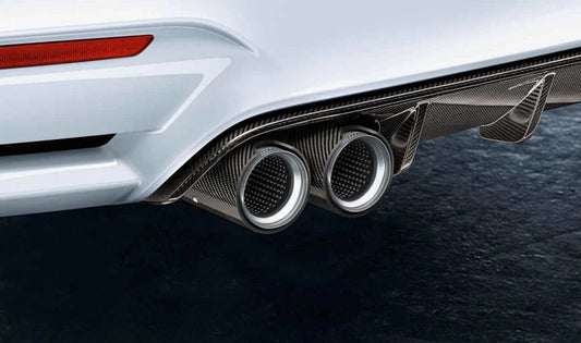 Cola de escape M Performance en carbono y titanio OEM 18302468411 para BMW F87, F87N, F80, F80N, F82, F82N, F83, F83N. Mejora estética y deportiva. Original BMW.