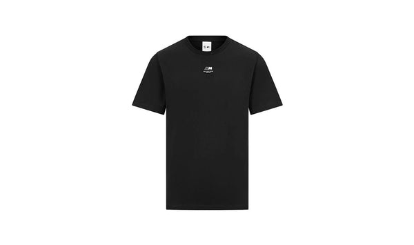 Camiseta negra BMW M con logo blanco OEM 80145B36B83. Unisex, algodón orgánico, ajuste regular. Para fans de BMW y la gama M. Original BMW.