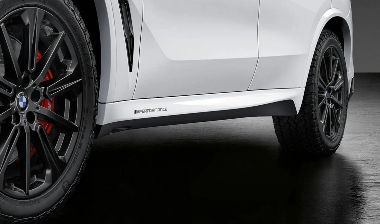 Vinilos adhesivos M Performance para taloneras laterales OEM 51142456384 para BMW G05, G18. Original BMW.