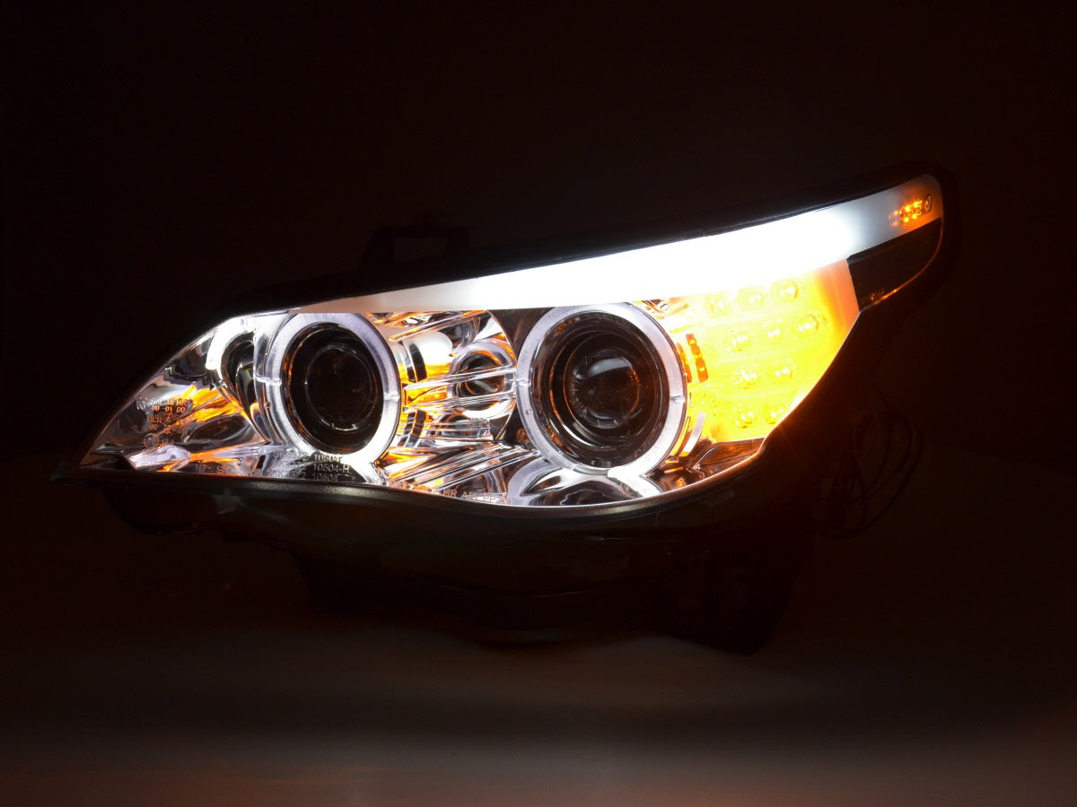 Faros delanteros xenón ojos de angel LED BMW Serie 5 E60 / E61 03-04 cromados para volante a la derecha