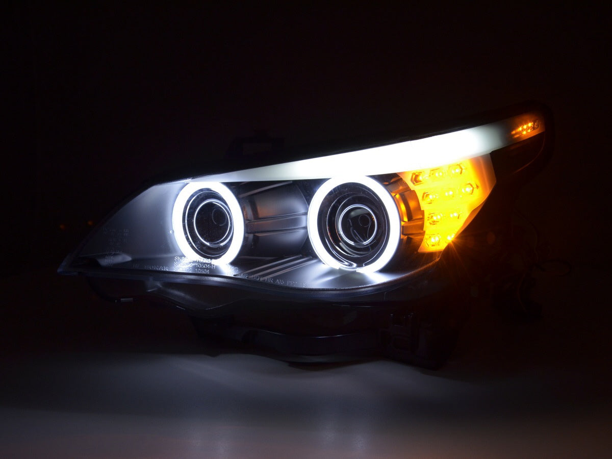 Faros delanteros delanteros Xenón Angel Eyes CCFL BMW Serie 5 E60 / E61 03-04 negros para volante a la derecha