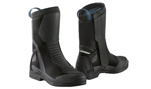 Botas de moto touring ventiladas Pillon AIR OEM 76228526006 para BMW Motorrad {todos los modelos}. Original BMW Motorrad. Ideal para clima cálido, con suela resistente a aceite y gasolina. Unisex.