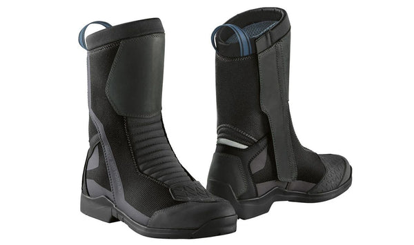 Botas de moto touring ventiladas Pillon AIR OEM 76228526006 para BMW Motorrad {todos los modelos}. Original BMW Motorrad. Ideal para clima cálido, con suela resistente a aceite y gasolina. Unisex.