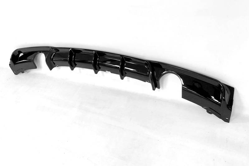 Difusor Trasero BMW F30 / F31 Look M Performance 2 Salidas Brillante Negro