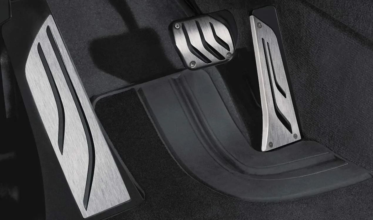 Pabbiés M Performance für BMW Serie 1 F20, F21, Serie 2 F22, F23, F87, Serie 3 F30, F31, F34, F80, Serie 4 F32, F33, F36, F82, F83 (OEM 51472413361). Original BMW