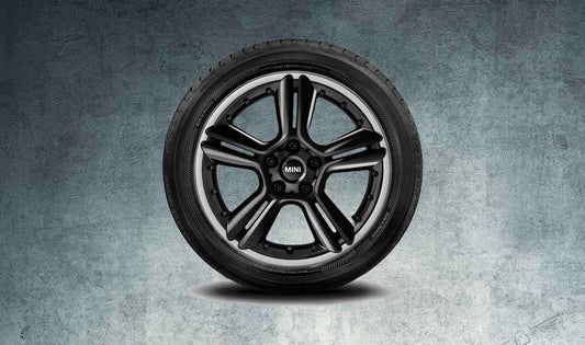 Llanta de aleación 7,5Jx18 ET52 negra 5 Estrellas Doble Radio R127 OEM 36109803727 para MINI Countryman R60, Paceman R61… y más. Original MINI.
