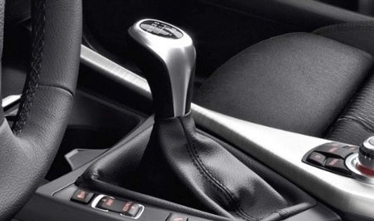 OEM 25117596086 Ledermarschknopf für BMW F30, F30N, F31, F31N, F34, F34N, F32, F32N, F33, F33N, F36, F36N. Beinhaltet Balg. Perlated Chrom Finish. Original BMW.