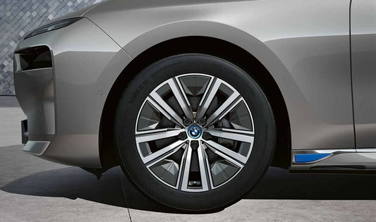 Inserto para llanta de aleación Aerodynamikrad 904 OEM 36135A26030 para BMW G70. Original BMW.