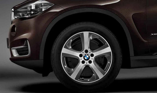 Llanta de aleación 19" diseño estrella 490 derecha OEM 36116858526 para BMW X5 F15 y X6 F16. Original BMW.