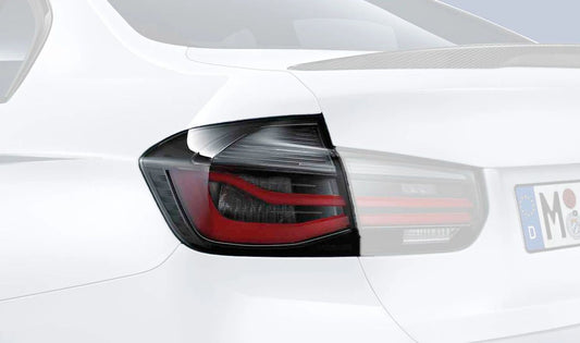 Piloto trasero M Performance gris OEM 63212450107 para BMW F30, F30N, F35, F35N, F80, F80N. Luz trasera LED original BMW con diseño ahumado deportivo. Requiere codificación en modelos anteriores al LCI.