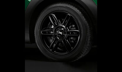 Cerchio in lega leggera nera 6.5Jx16 ET48 OEM 36116793404 per MINI R56, R55 Clubman, R57 Cabrio, R58 Coupé, R59 Roadster... e altro ancora. MINI originale.