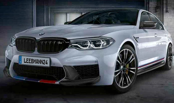 Vinilos decorativos M Performance Motorsport (juego 4 piezas) OEM 51145A12C42 para BMW F90N (Serie 5). Añade un diseño deportivo exclusivo inspirado en los colores M. Original BMW.