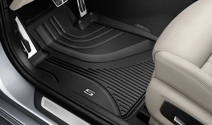 Tappeti di gomma (Allwetterfußmatten) OEM 51472414218 per BMW F90, G30, G31, G38. BMW originale.