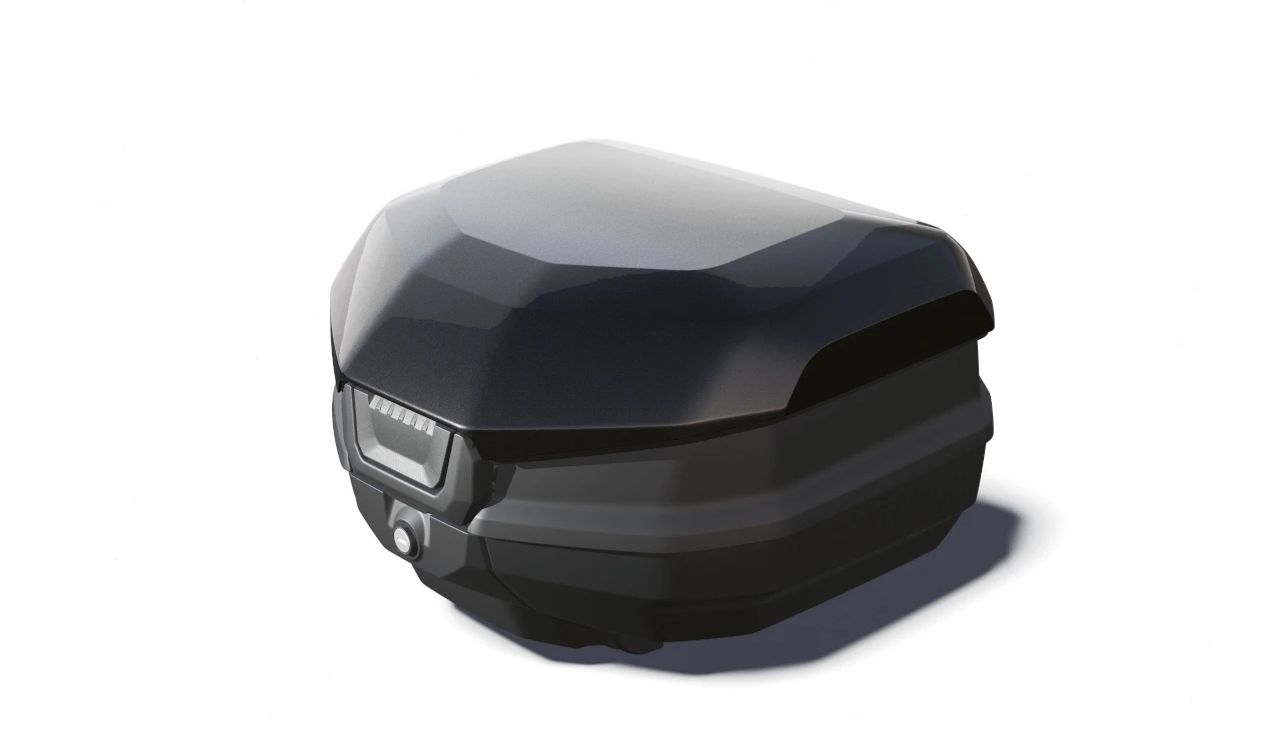 Carcasa exterior para tapa de baúl trasero 39L Blackstorm Metallic OEM 77438829728 para motos BMW R1200RT, R1250RT, K1600GT, K1600GTL… y más. Original BMW Motorrad.