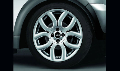 Jante de liga leve 7Jx17 ET48 cor prata OEM 36116775685 para MINI R50, R53, R56, R55 Clubman, R52 Cabrio, R57 Cabrio, R58 Coupé, R59 Roadster... e muito mais. MINI originais.