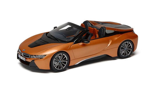 BMW i8 Roadster Mining Scale 1:18 OEM 80435B5D027 para BMW i8 Roadster. Com peças móveis, pneus de borracha e detalhes originais. Apenas para colecionadores (+14 anos). BMW original.