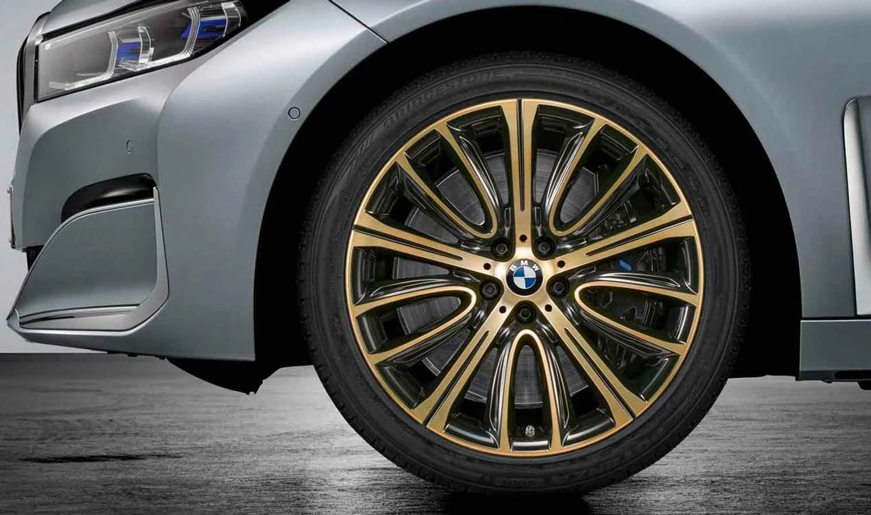 Llanta de aleación original BMW V-Spoke 628 20" OEM 36115A2A370 para BMW G32, G32N, G11, G11N, G12, G12N. Acabado bicolor oro night glanzgedreht. Requiere insertos. Original BMW.