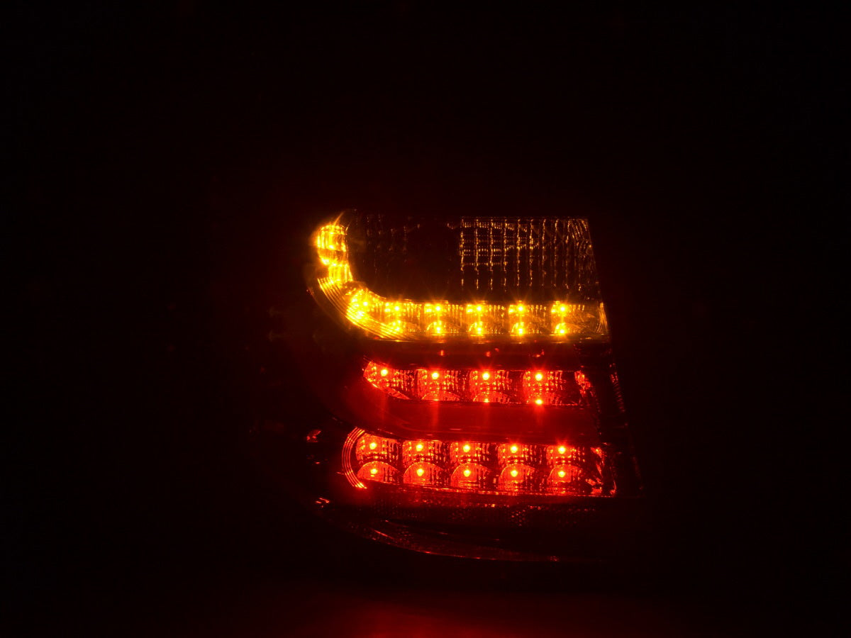 LED BMW Heckpiloten Serie 1 E87/E81 3/5 Türen 04-07 rot/schwarz