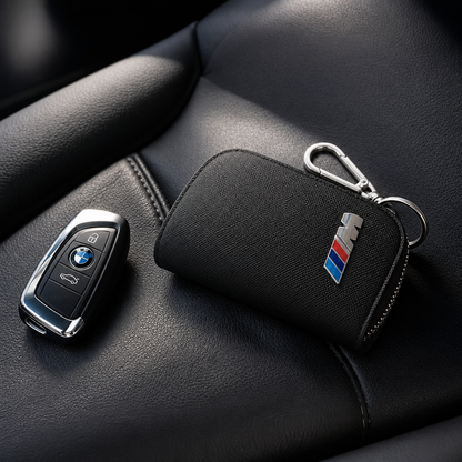 Estuche Portallaves BMW M con Cremallera - lifestyle_objeto Escena 6